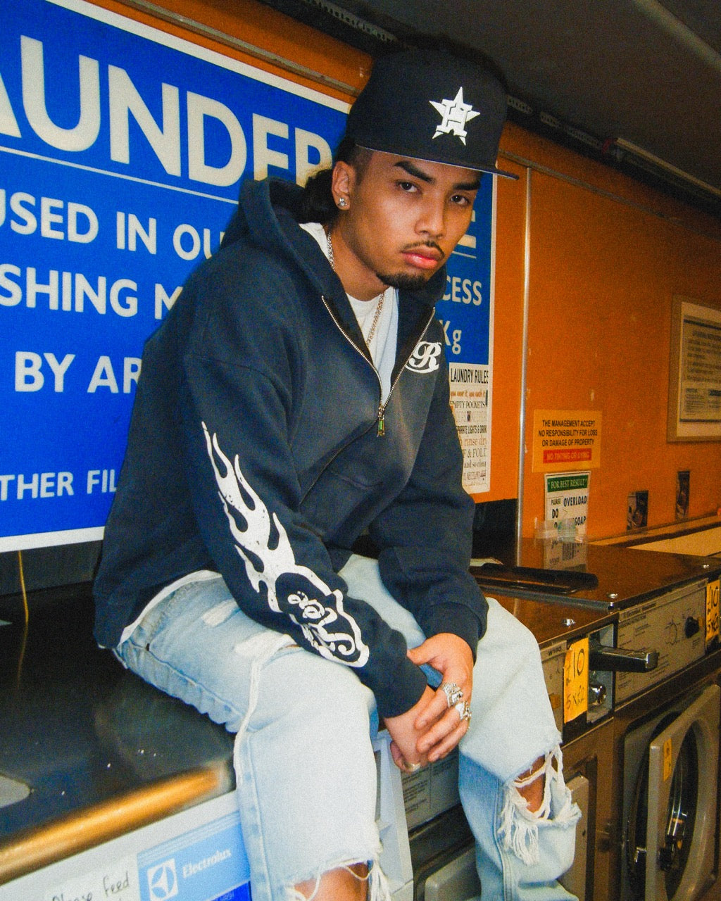 ZIP UP HOODIE